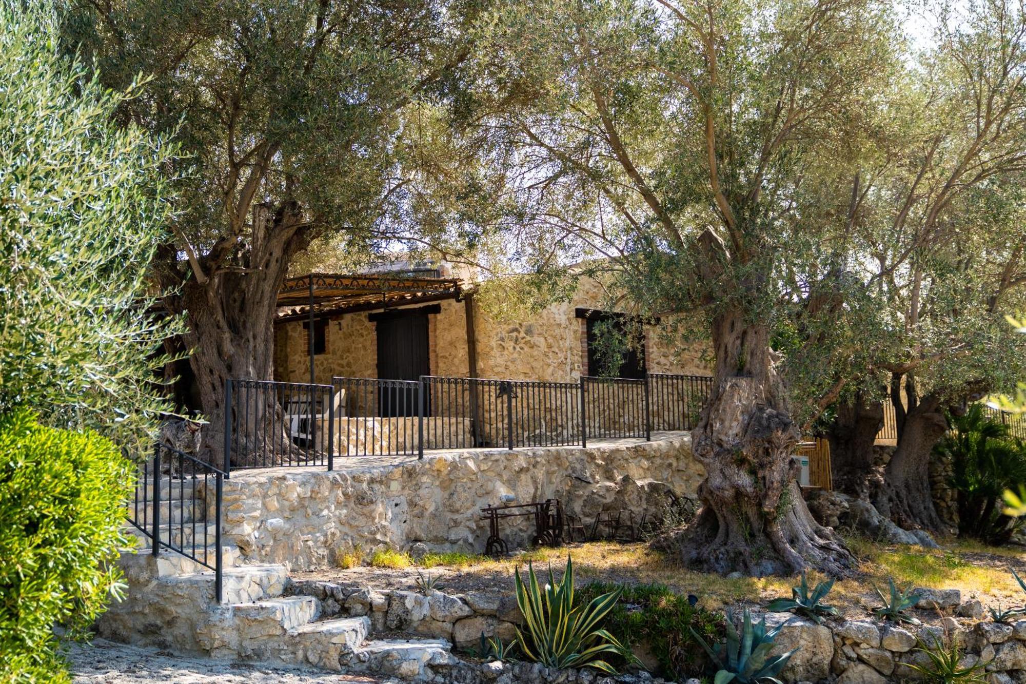 Roba Degli Ulivi Bed and Breakfast Agrigento Eksteriør billede