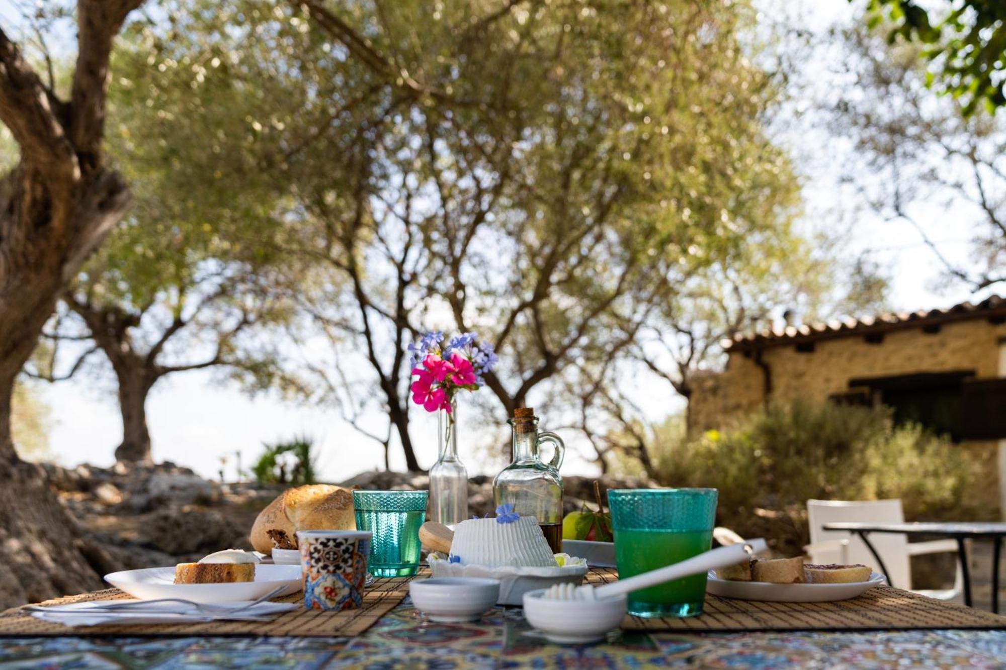 Roba Degli Ulivi Bed and Breakfast Agrigento Eksteriør billede