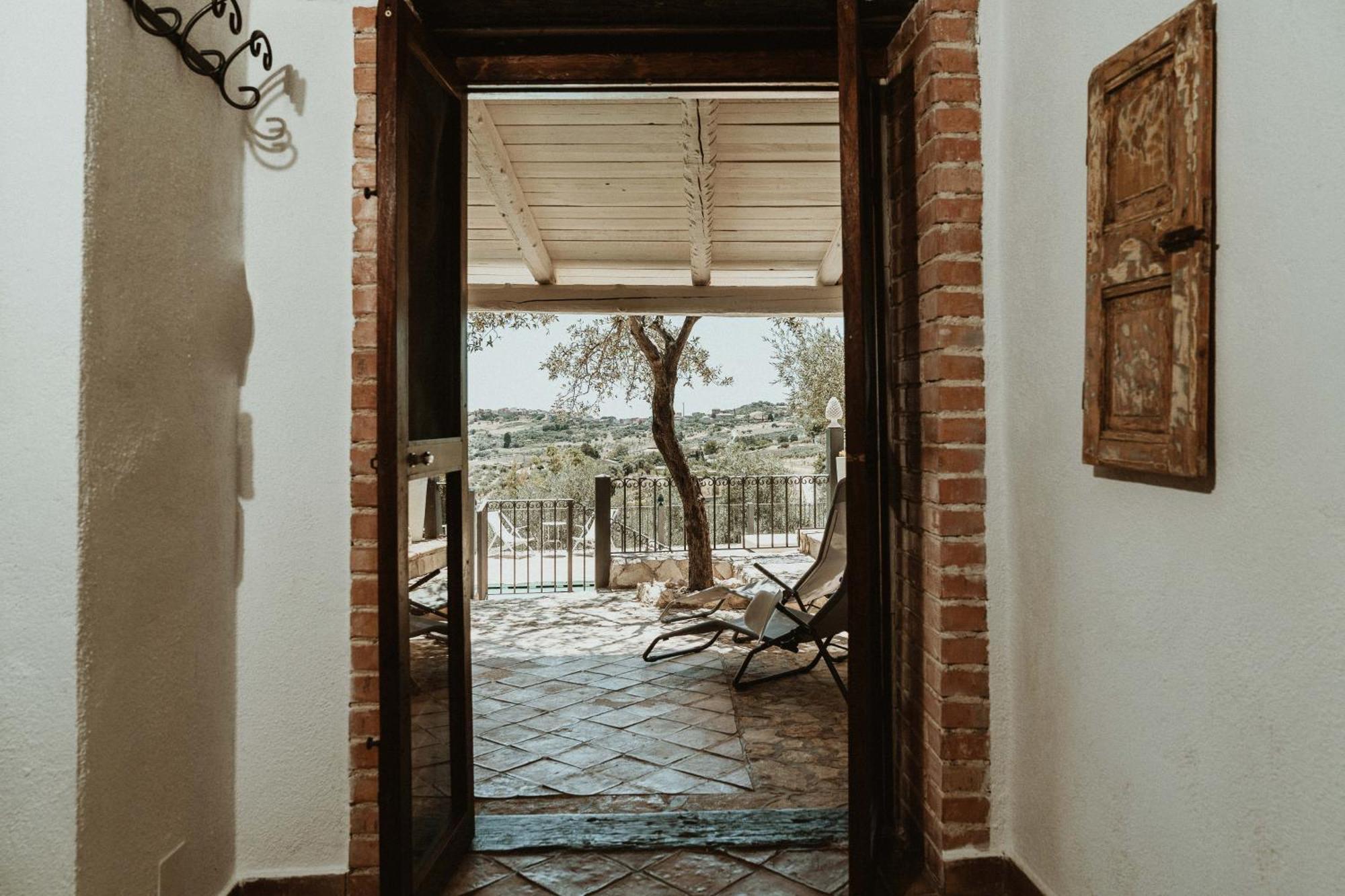 Roba Degli Ulivi Bed and Breakfast Agrigento Eksteriør billede